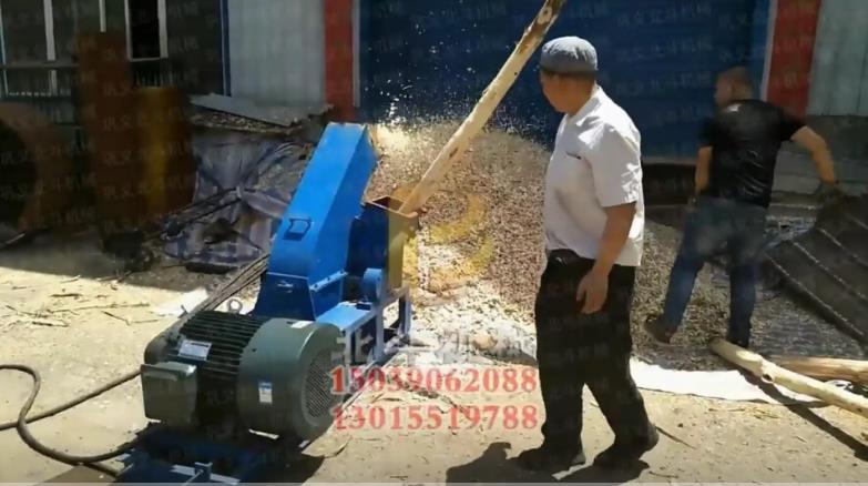 木材削片機生產(chǎn)的木片切面平整、厚度均勻